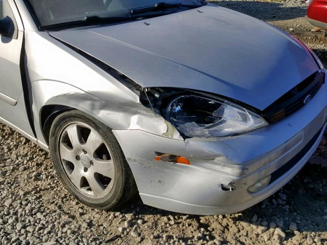 3FAFP37332R171437 - 2002 FORD FOCUS ZX5 SILVER photo 9