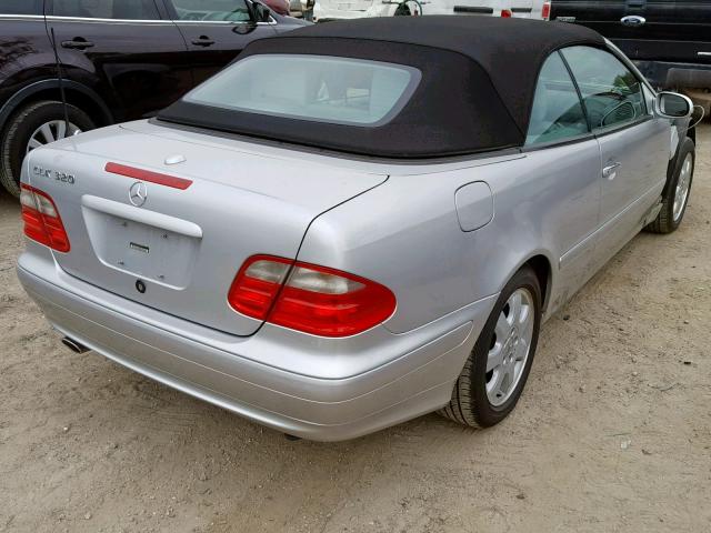 WDBLK65G03T135979 - 2003 MERCEDES-BENZ CLK 320 SILVER photo 4