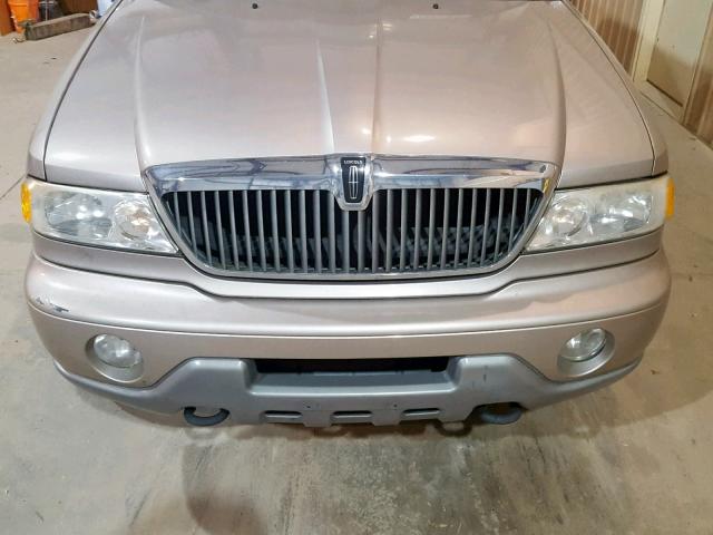 5LMFU28R32LJ15747 - 2002 LINCOLN NAVIGATOR 银色 照片 7