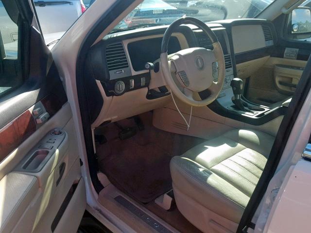 5LMEU68H73ZJ13962 - 2003 LINCOLN AVIATOR 白色 照片 9