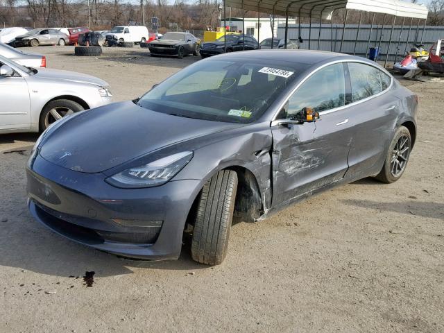 5YJ3E1EB2JF090804 - 2018 TESLA MODEL 3 GRAY photo 2