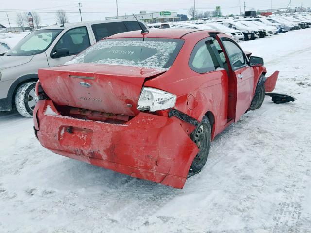 1FAHP32N38W296655 - 2008 FORD FOCUS S/SE RED photo 4