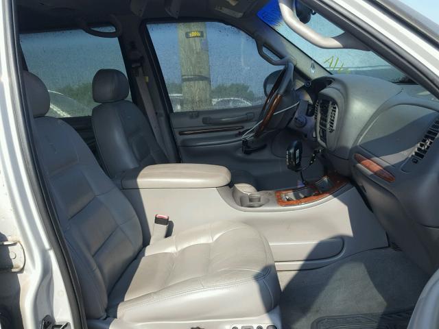 5LMPU28A1YLJ15169 - 2000 LINCOLN NAVIGATOR Күміс фото 5