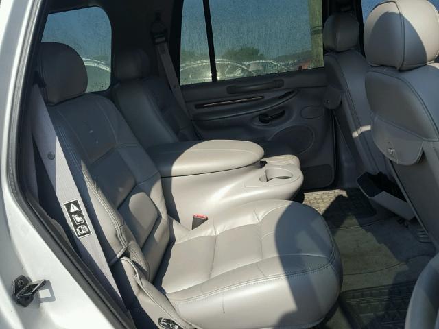 5LMPU28A1YLJ15169 - 2000 LINCOLN NAVIGATOR Күміс фото 6