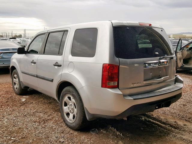 5FNYF3H26CB008618 - 2012 HONDA PILOT LX SILVER photo 3