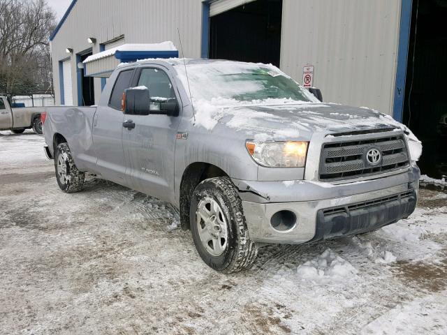 5TFCY5F1XCX013952 - 2012 TOYOTA TUNDRA DOU 银色 照片 1