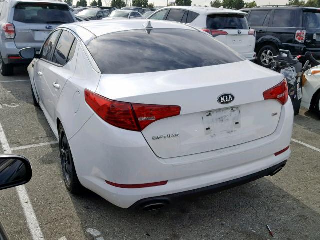 KNAGM4A77D5325028 - 2013 KIA OPTIMA LX WHITE photo 3