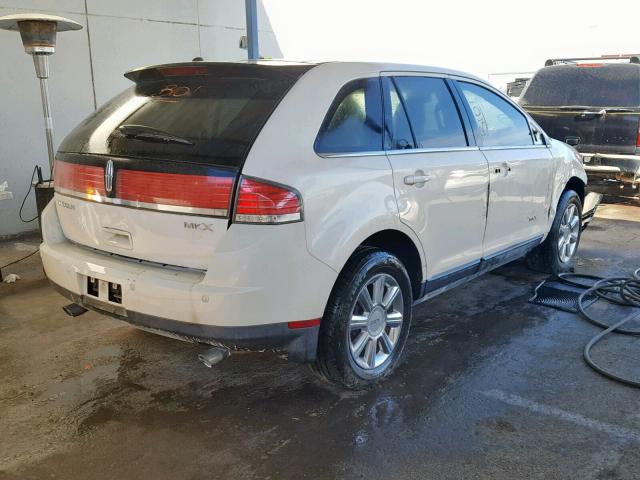 2LMDU68C97BJ11792 - 2007 LINCOLN MKX WHITE photo 4