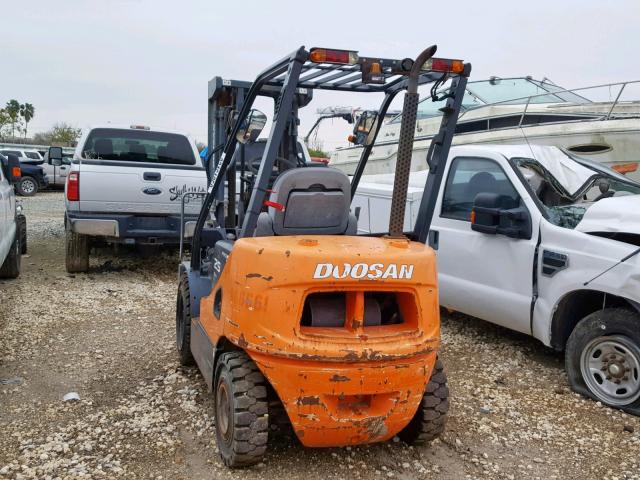 FDA05124007996 - 2011 DOOS FORKLIFT ORANGE photo 3