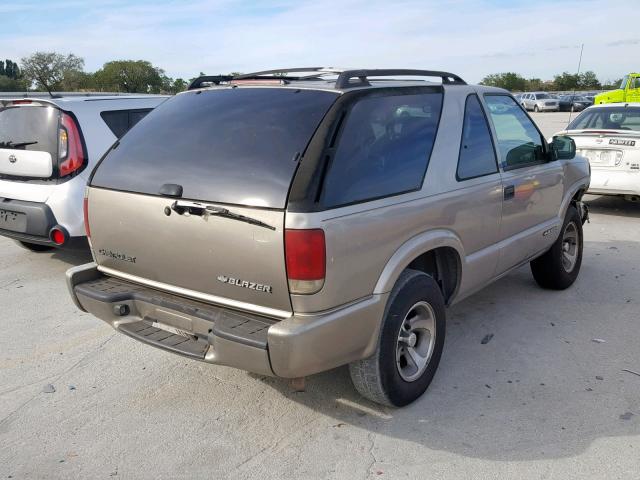 1GNCS18W2YK156943 - 2000 CHEVROLET BLAZER BROWN photo 4