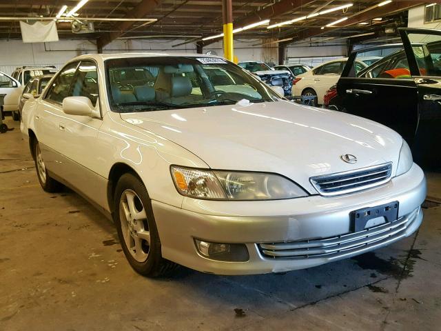 JT8BF28G110311070 - 2001 LEXUS ES 300 WHITE photo 1