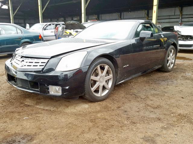 1G6YV34A345602900 - 2004 CADILLAC XLR BLACK photo 2