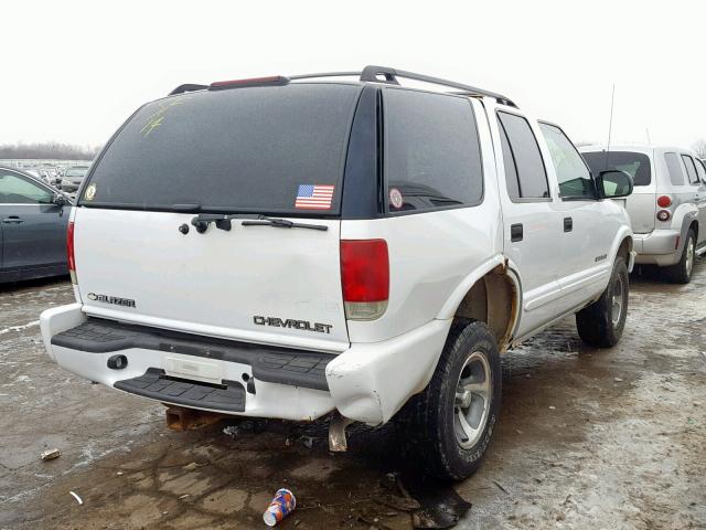 1GNCS13W32K211432 - 2002 CHEVROLET BLAZER WHITE photo 4