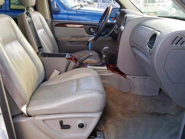 1GKES63M752331062 - 2005 GMC ENVOY DENA WHITE photo 5