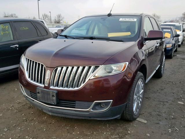 2LMDJ6JKXBBJ15868 - 2011 LINCOLN MKX BURGUNDY photo 2