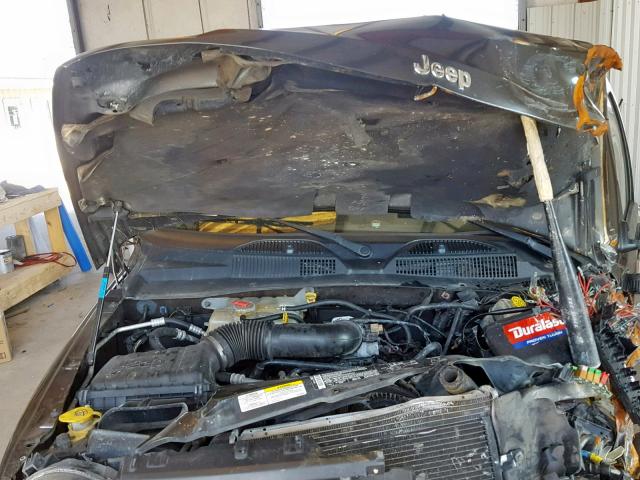 1J4GK38K65W529306 - 2005 JEEP LIBERTY RE GREEN photo 7