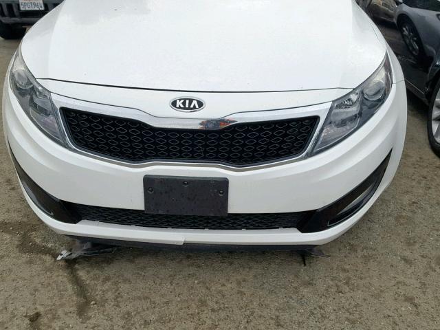 5XXGN4A76CG060774 - 2012 KIA OPTIMA EX WHITE photo 9