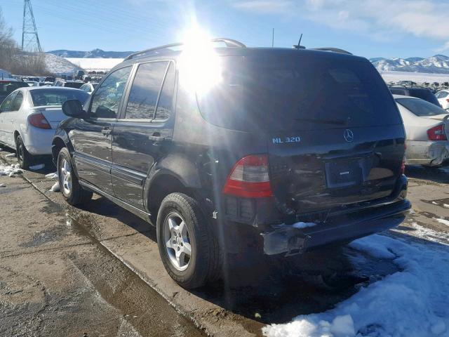 4JGAB54E41A267635 - 2001 MERCEDES-BENZ ML 320 BLACK photo 3