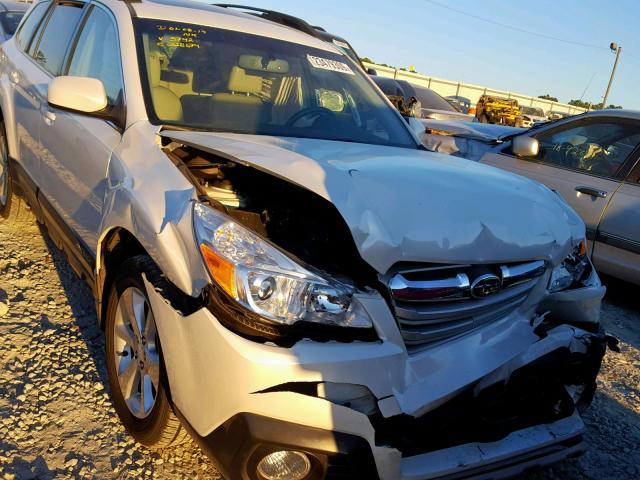 4S4BRCKC9D3285742 - 2013 SUBARU OUTBACK 2. WHITE photo 9