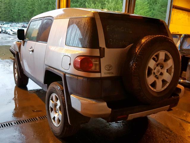 JTEBU11F38K007722 - 2008 TOYOTA FJ CRUISER SILVER photo 3