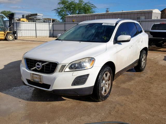 YV4952DL7B2138700 - 2011 VOLVO XC60 3.2 WHITE photo 2