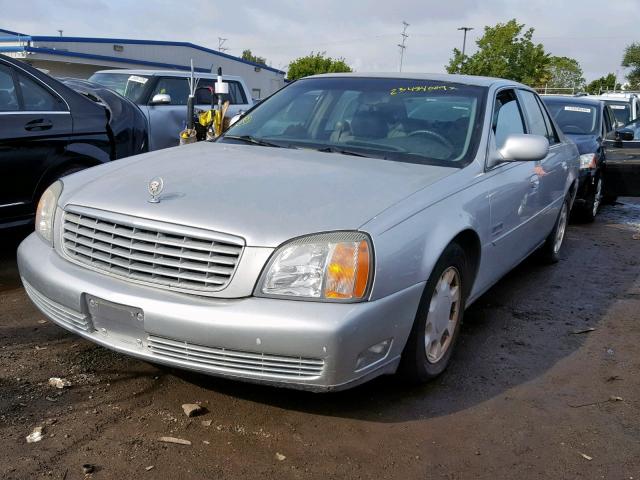 1G6KD54Y3YU300777 - 2000 CADILLAC DEVILLE SILVER photo 2