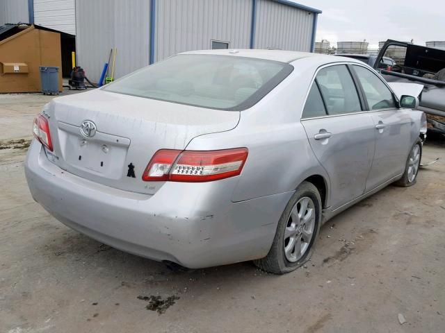 4T1BF3EK2BU711256 - 2011 TOYOTA CAMRY BASE SILVER photo 4