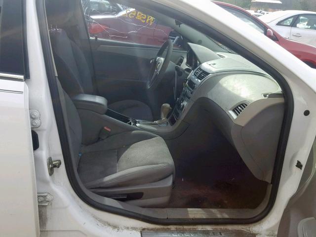 1G1ZC5EU0BF181522 - 2011 CHEVROLET MALIBU 1LT WHITE photo 5