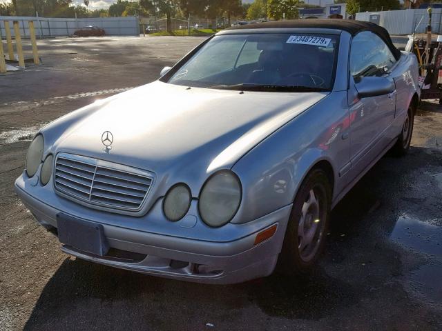 WDBLK65G6XT008935 - 1999 MERCEDES-BENZ CLK 320 SILVER photo 2