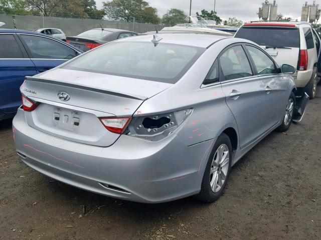 5NPEB4AC8DH654334 - 2013 HYUNDAI SONATA GLS SILVER photo 4