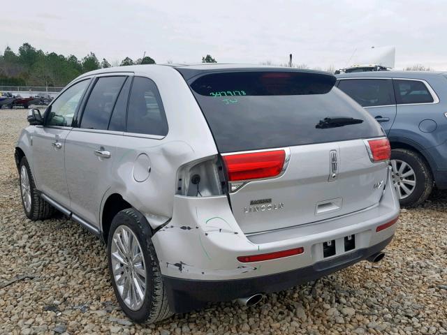 2LMDJ6JK7DBL13066 - 2013 LINCOLN MKX SILVER photo 3