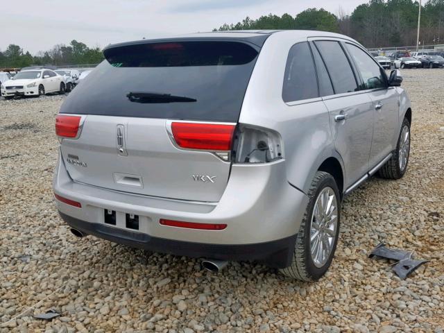 2LMDJ6JK7DBL13066 - 2013 LINCOLN MKX SILVER photo 4