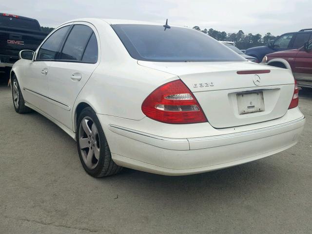 WDBUF65J73A218079 - 2003 MERCEDES-BENZ E 320 WHITE photo 3