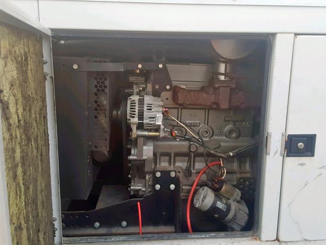 1Z9BU1123ZL99900A - 2004 UNKN GENERATOR WHITE photo 7