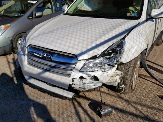 4S4BRBDC8E3289175 - 2014 SUBARU OUTBACK 2. WHITE photo 9