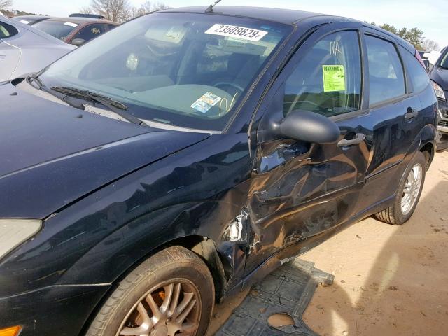 3FAFP37353R135881 - 2003 FORD FOCUS ZX5 BLACK photo 9