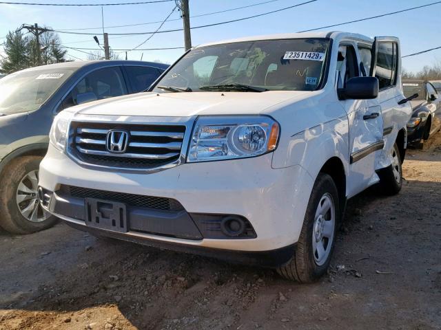 5FNYF4H29FB038416 - 2015 HONDA PILOT LX WHITE photo 2