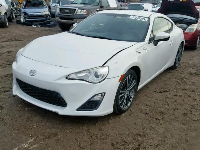 JF1ZNAA14D1717786 - 2013 SCION FRS WHITE photo 2