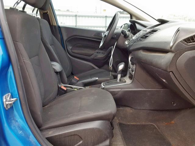 3FADP4BJXGM149376 - 2016 FORD FIESTA SE BLUE photo 5