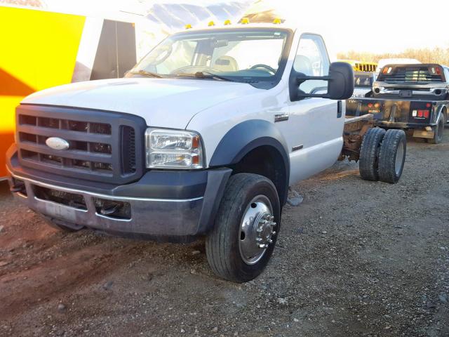 1FDAF56P07EA87038 - 2007 FORD F550 SUPER WHITE photo 2