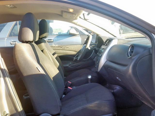 3N1CN7AP6HK410442 - 2017 NISSAN VERSA S GRAY photo 5