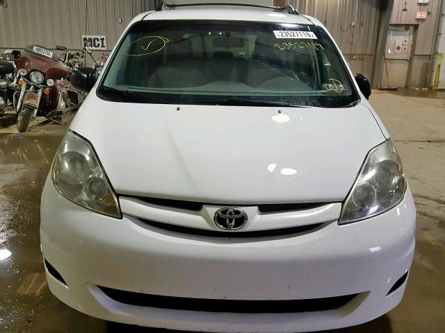 5TDZK23C09S253090 - 2009 TOYOTA SIENNA CE WHITE photo 9