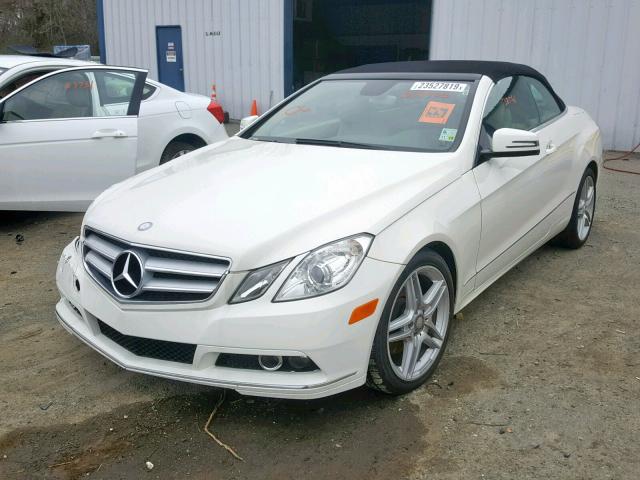 WDDKK5GF0BF037405 - 2011 MERCEDES-BENZ E 350 WHITE photo 2