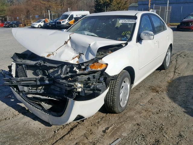 KNAGE228495290660 - 2009 KIA OPTIMA LX WHITE photo 2