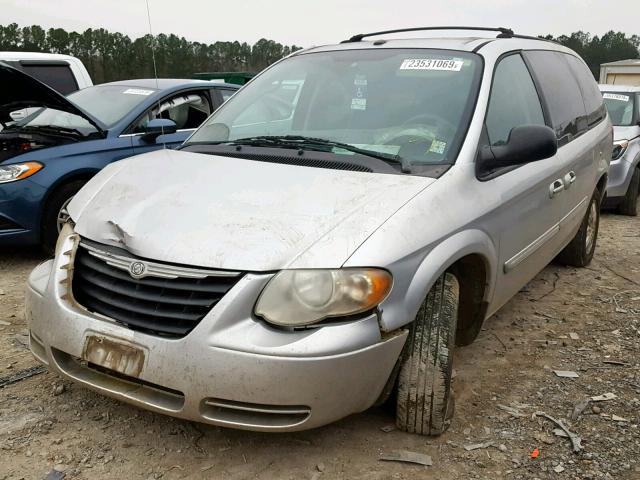 2A4GP54L96R924196 - 2006 CHRYSLER TOWN & COU 银色 照片 2
