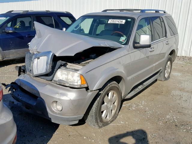 5LMEU68H15ZJ16939 - 2005 LINCOLN AVIATOR 银色 照片 2