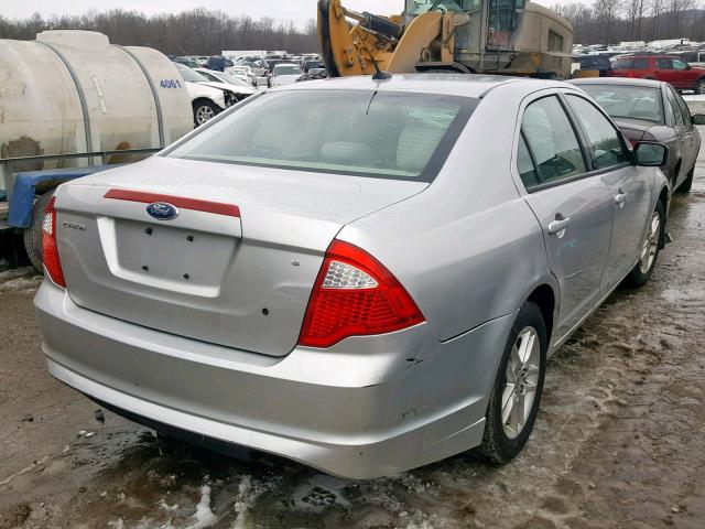 3FAHP0GA7BR138155 - 2011 FORD FUSION S SILVER photo 4