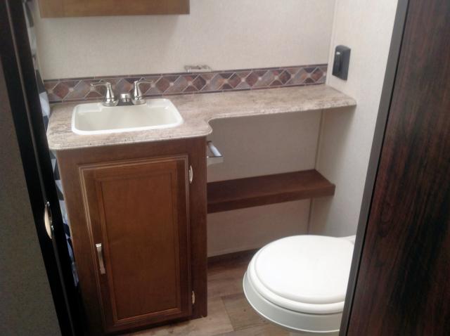 4X4TSBG28HU081757 - 2017 WILDWOOD HEMISHPERE Двухцветный фото 8