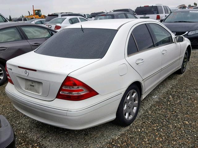 WDBRF61J25A756719 - 2005 MERCEDES-BENZ C 240 WHITE photo 4