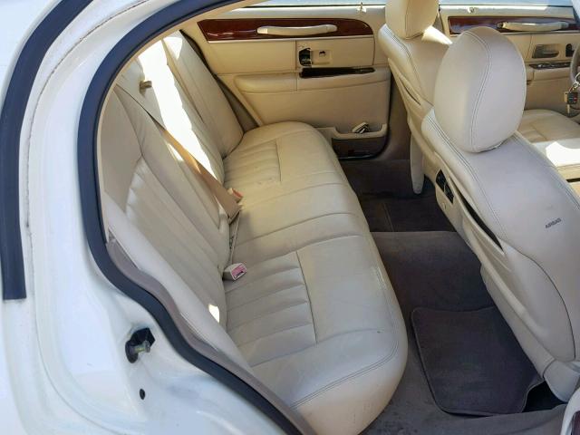 1LNHM81W03Y692822 - 2003 LINCOLN TOWN CAR E WHITE photo 6